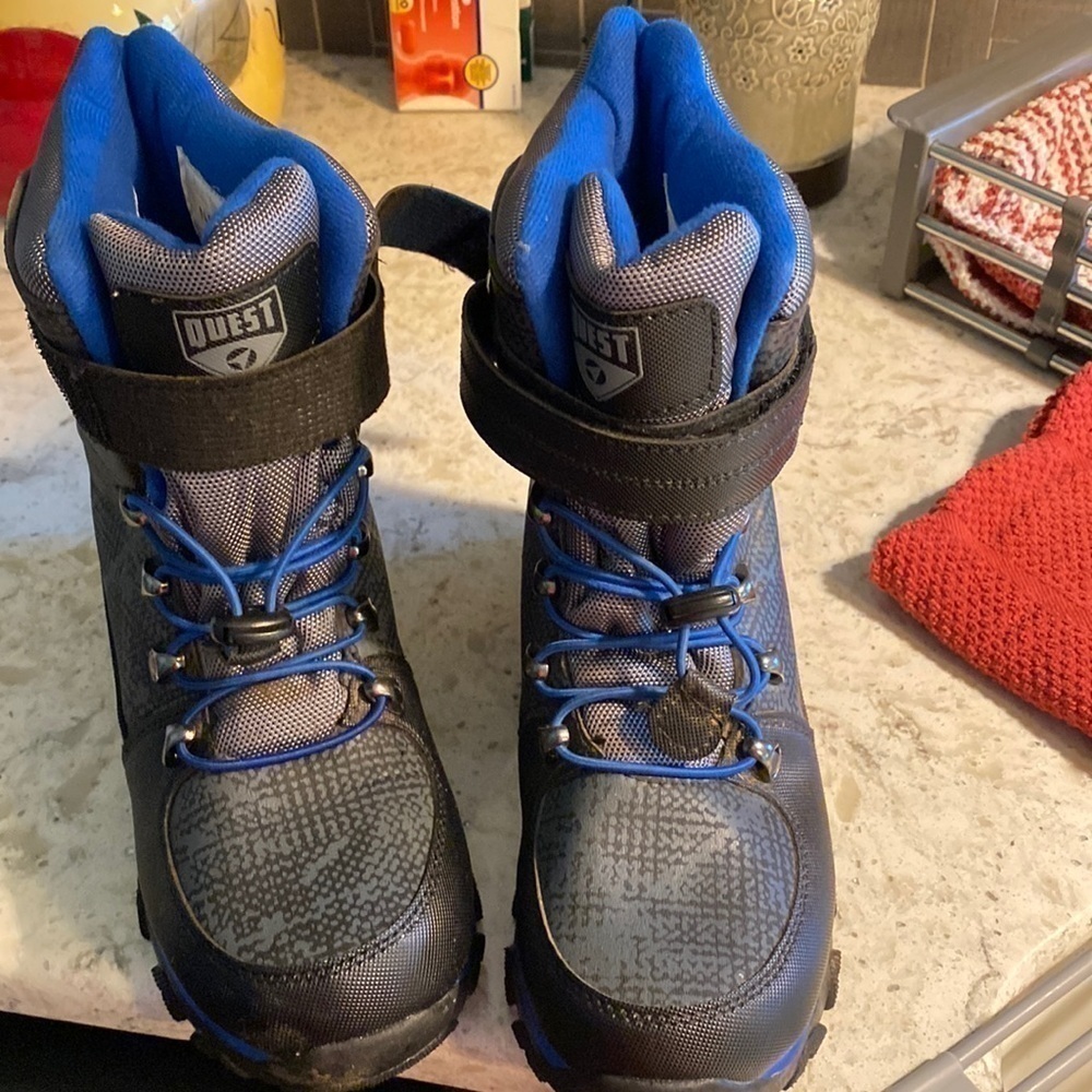 QUEST~KIDS~3M THINSULATE~PULL ON~ WATERPROOF~SNOW BOOTS~BUNGEE LACES~NICE~BR​